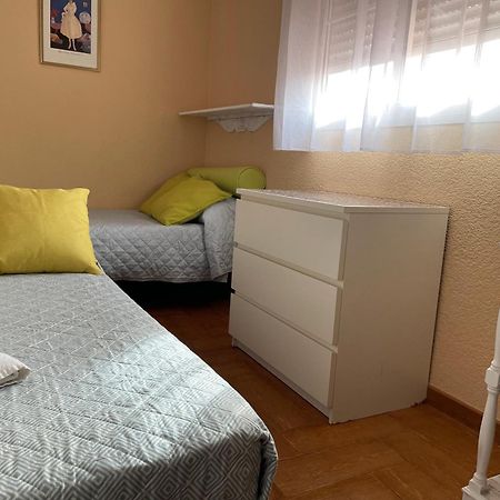 Appartement Familia Anfitriona Acoge à Séville Extérieur photo